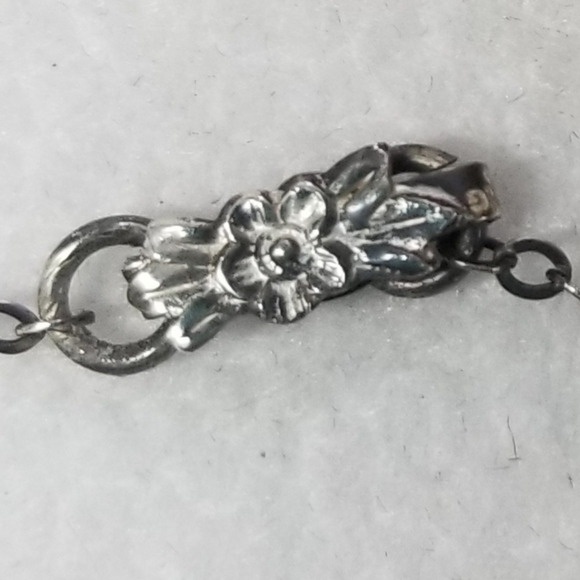 Vintage cowrie shell / sterling silver necklace - Picture 4 of 10